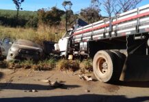 Acidente envolvendo carro e caminhão resulta em dois mortos e dois feridos na BR-365 em Patrocínio