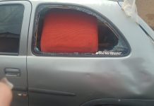 Vândalo danifica carro estacionado em via pública no bairro Santa Cruz em Carmo do Paranaíba