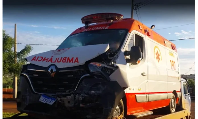 jovem-furta-ambulancia-samu-65088639