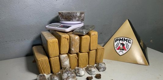 Polícia Militar encontra 10kg de maconha em casa de idosa após denúncias anônimas em Patos de Minas