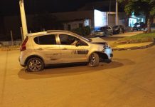 Motorista passa mal, perde o controle e bate carro em Carmo do Paranaíba