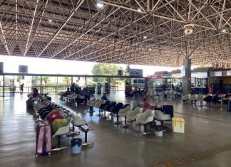 Homem é preso após tentar beijar à força funcionária de guichê na rodoviária em Patos de Minas