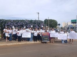 Educadoras infantis de Carmo do Paranaíba realizam nova manifestação cobrando pagamento do piso salarial
