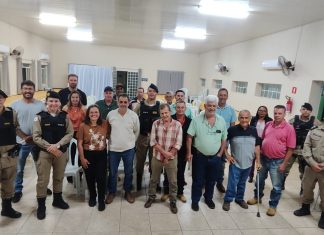 Polícia Militar realiza reunião com produtores rurais durante Operação Safra Segura 2026 em Arapuá