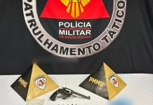 Policia Militar realiza operação contra ameaças a policiais e jovem morre após sacar arma e apontar em direção a militares em Coromandel