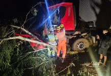 Colisão entre carreta e carro deixa dois feridos na BR-354 em Carmo do Paranaíba