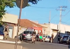 Homem em surto é contido com arma de choque após ameaçar pessoas em Carmo do Paranaíba