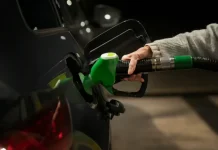 Governo aumenta teor de etanol na gasolina para 32% visando reduzir importações