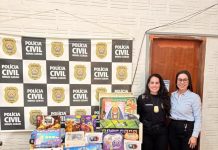 OAB de Carmo do Paranaíba entrega brinquedos para Sala de Acolhimento da Polícia Civil