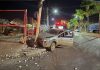 Motorista foge após perder controle de carro e bater contra poste durante a madrugada em Carmo do Paranaíba