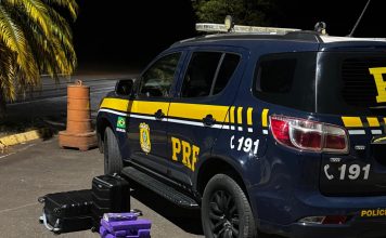 Polícia Rodoviária Federal apreende 36 quilos de maconha em ônibus durante fiscalização na BR-365 em Patos de Minas