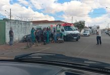 Motorista avança parada obrigatória e provoca acidente no Centro de Carmo do Paranaíba