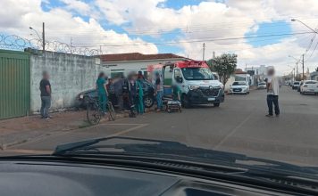 Motorista avança parada obrigatória e provoca acidente no Centro de Carmo do Paranaíba