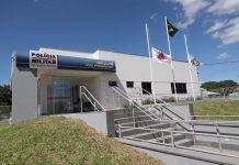 Policia Militar prende padrastro suspeito de agredir enteados de 7 e 9 anos com mangueira em João Pinheiro