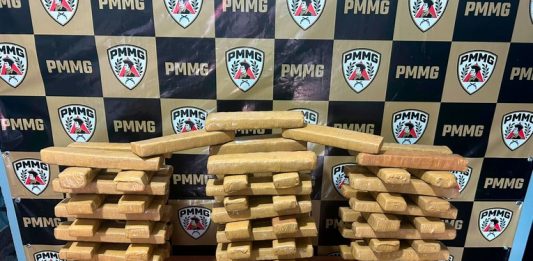 Polícias Militar e Civil realizam operação e apreende 87 barras de maconha em residência de São Gotardo
